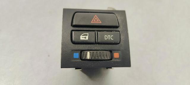 Botão de ativação do sinal de emergência 9132421 BMW