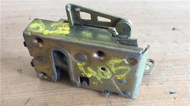 Fecho da porta dianteira esquerda para Peugeot 405 15B