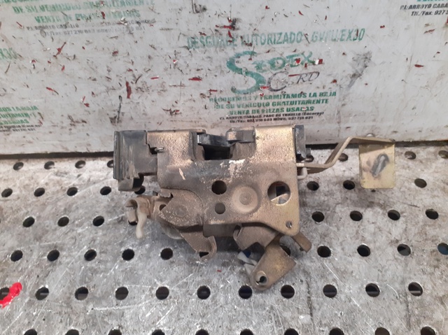 Fecho da porta dianteira esquerda 913599 PEUGEOT