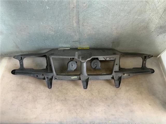 Suporte do radiador montado (painel de montagem de fixação das luzes) Volvo V70 I LV ao melhor preço