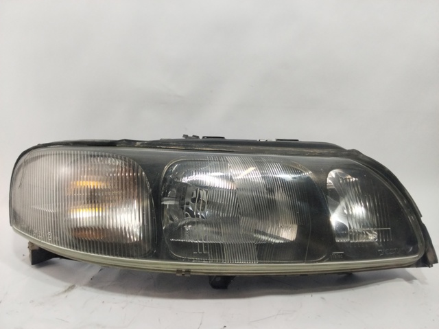 Luz direita 9151852 VOLVO
