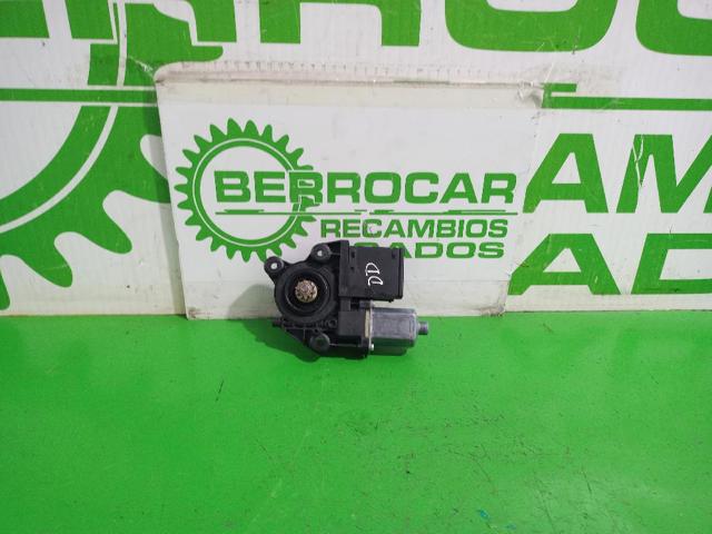 Motor de acionamento de vidro da porta dianteira direita 915943200 RENAULT
