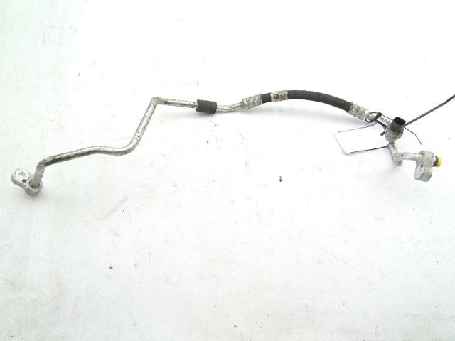 Mangueira de aparelho de ar condicionado, desde o vaporizador traseiro até o compressor 9182778 BMW