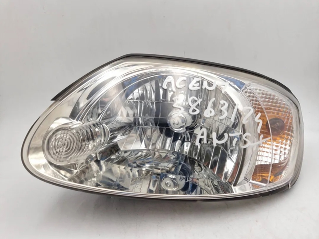 Luz esquerda 9210125010 HYUNDAI