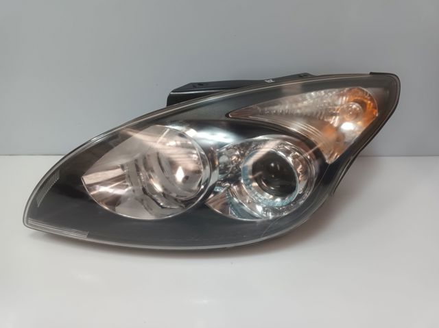 Luz esquerda 921012R000 HYUNDAI