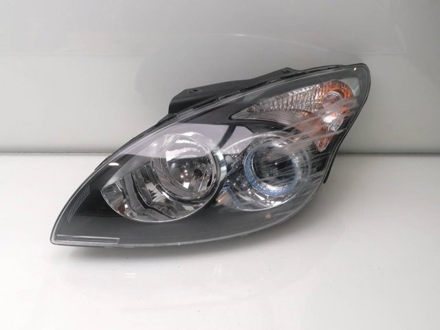 Luz esquerda 921012R000 HYUNDAI