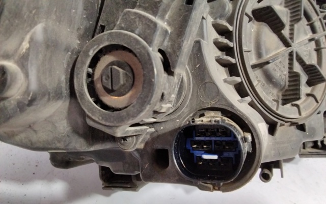 Luz esquerda 92101D7100 HYUNDAI