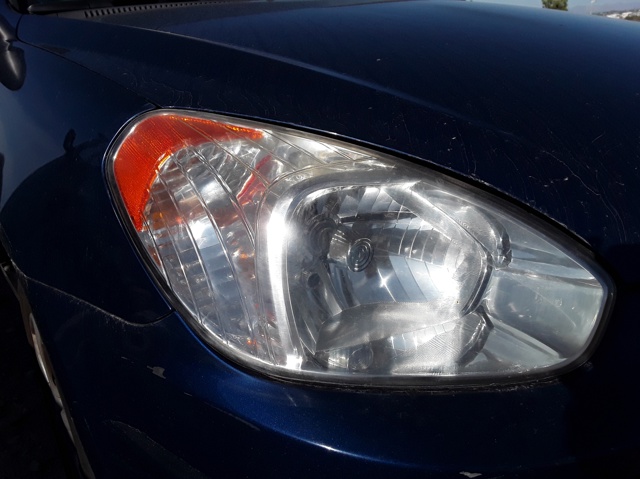 Luz direita 921021E041 HYUNDAI