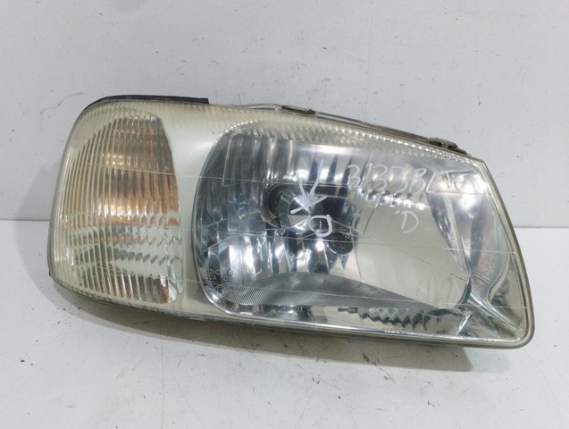 Luz direita 9210225020 HYUNDAI