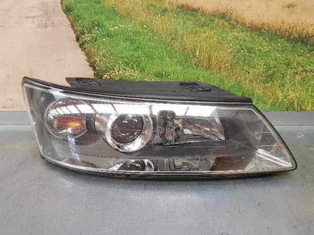 Luz direita 921043K020 HYUNDAI