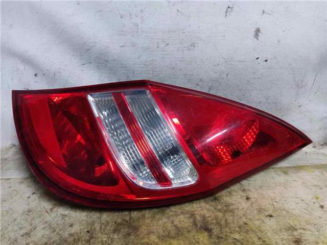 Lanterna traseira direita superior 924022R0 HYUNDAI