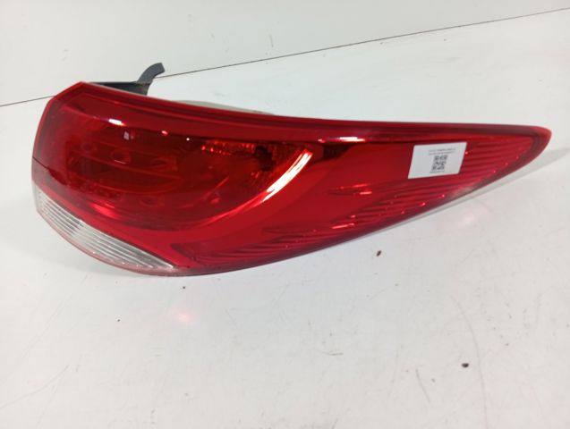 Lanterna traseira esquerda externa 924022Y0 HYUNDAI