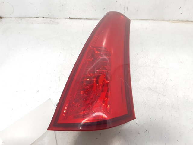 Lanterna traseira direita superior 924041H300 HYUNDAI