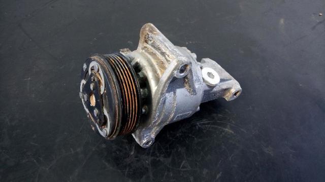 Compressor de aparelho de ar condicionado 926001571R RENAULT