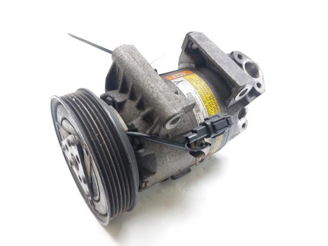 Compressor de aparelho de ar condicionado 926001F710 NISSAN