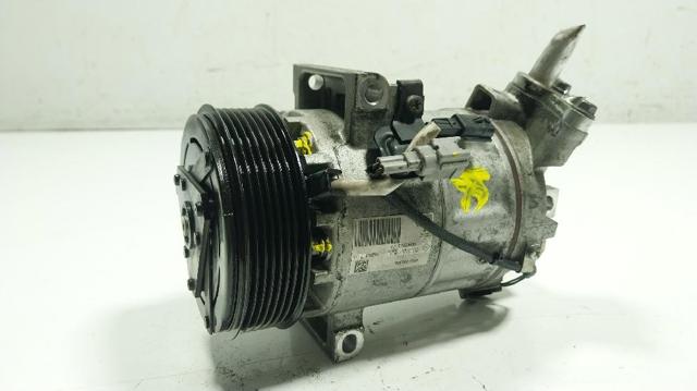 Compressor de aparelho de ar condicionado 926007953R RENAULT