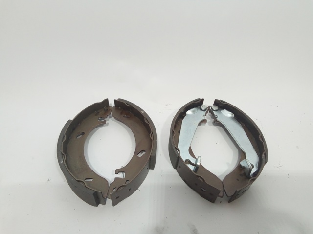 Sapatas do freio traseiras de tambor 92AX2200BB FORD
