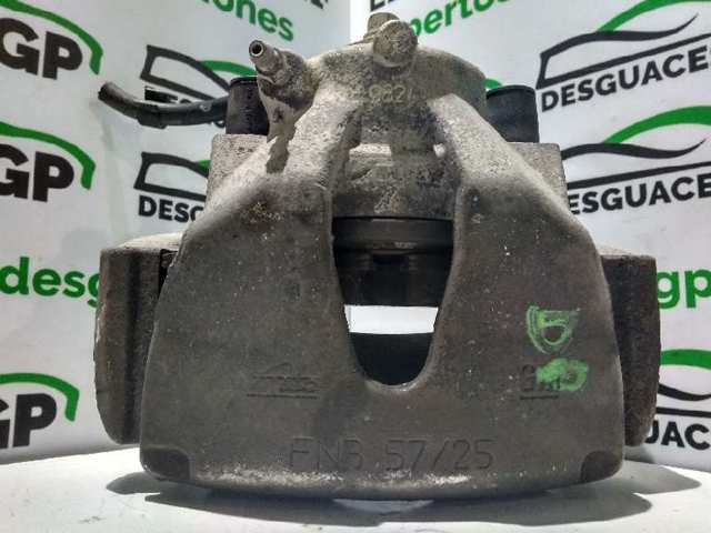 Suporte do freio dianteiro direito 93176427 OPEL
