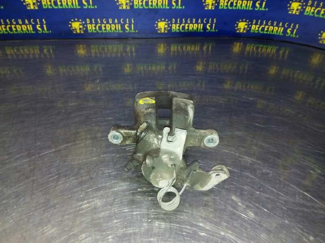 Suporte do freio traseiro direito 93179159 OPEL
