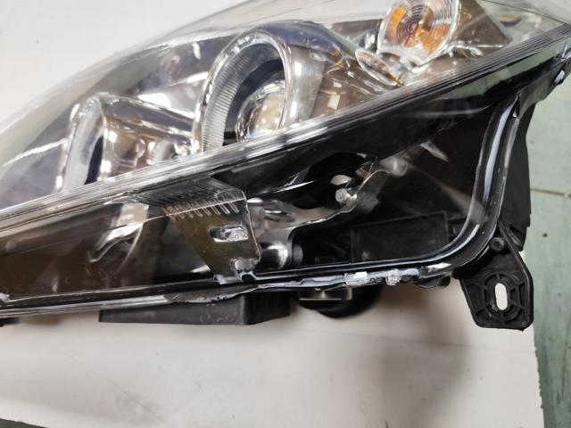 Luz esquerda 93192377 OPEL