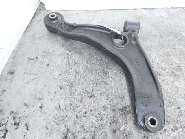 Braço oscilante inferior esquerdo de suspensão dianteira 93197214 OPEL