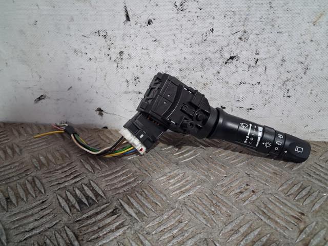 Comutador direito instalado na coluna da direção 934201J110 HYUNDAI