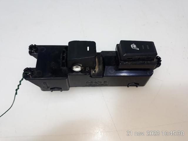 93580D3121 Hyundai/Kia