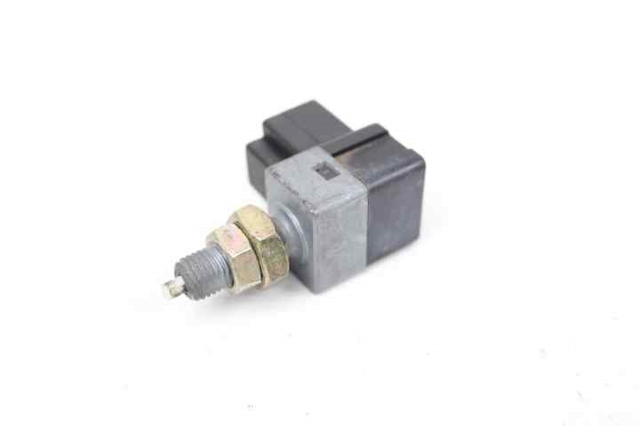 Sensor de ativação do sinal de parada 9381038100 HYUNDAI