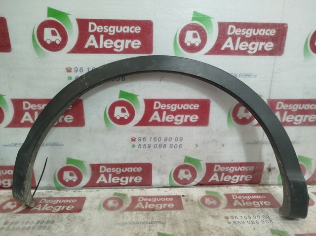 Expansor direito (placa sobreposta) de arco do pára-lama traseiro 938284EA0A NISSAN