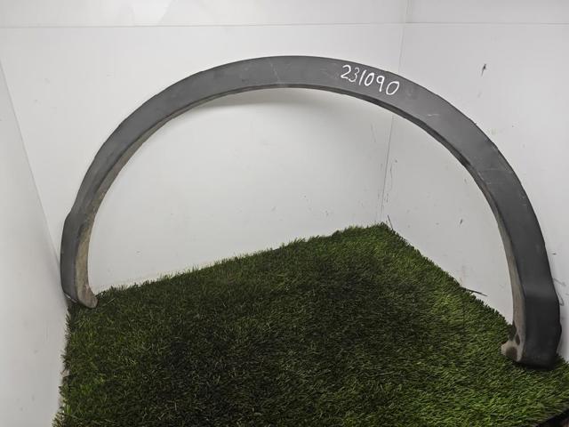 Expansor direito (placa sobreposta) de arco do pára-lama traseiro 938284EA0A NISSAN
