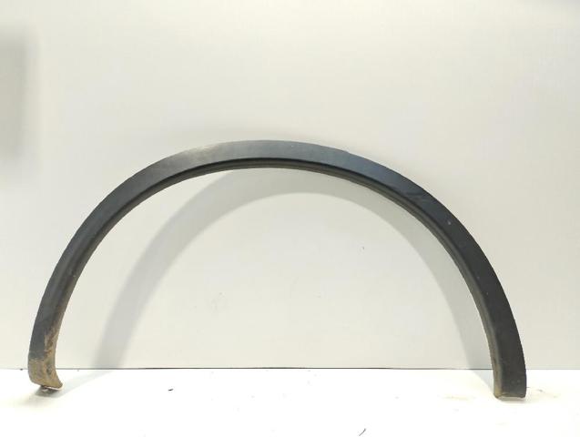 Expansor direito (placa sobreposta) de arco do pára-lama traseiro 93828BR01A NISSAN