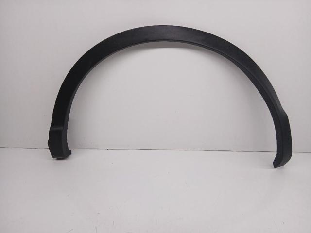 Expansor esquerdo (placa sobreposta) de arco do pára-lama traseiro 938294EA0A NISSAN