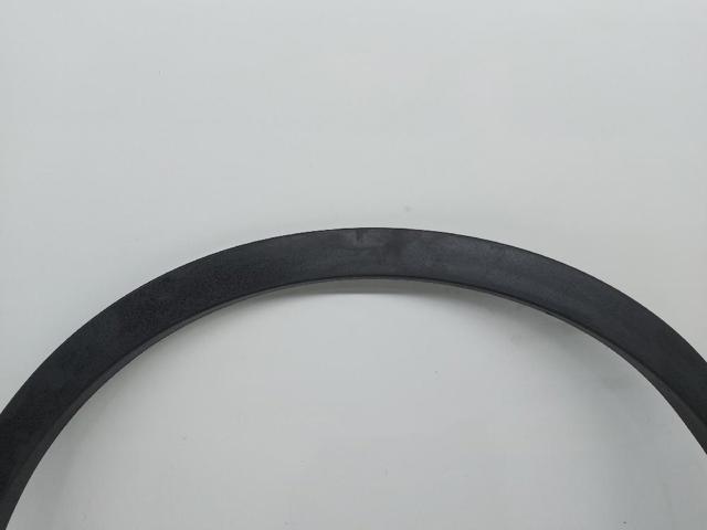 Expansor esquerdo (placa sobreposta) de arco do pára-lama traseiro 938294EA0A NISSAN