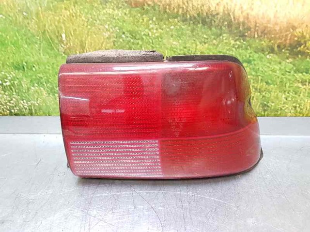 Lanterna traseira direita 93AG13A602BB FORD