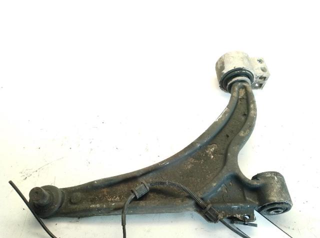 Braço oscilante inferior direito de suspensão dianteira 94544266 GM