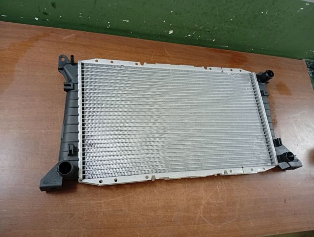 Radiador de esfriamento de motor 94VB8005AC FORD