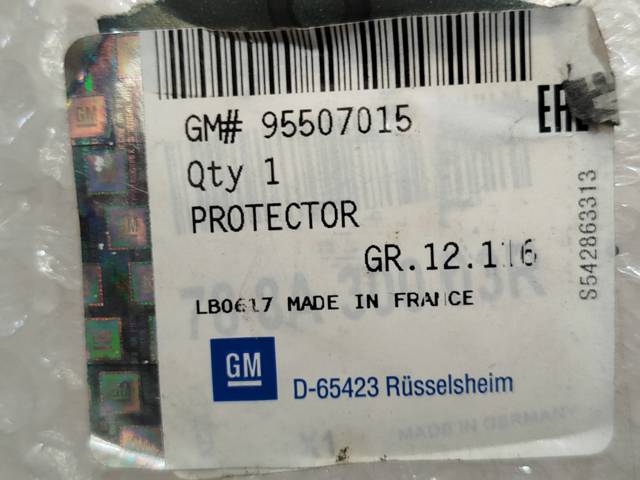 Moldura do pára-lama traseiro esquerdo 95507015 OPEL