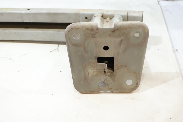 Reforçador do pára-choque dianteiro 95516997 OPEL