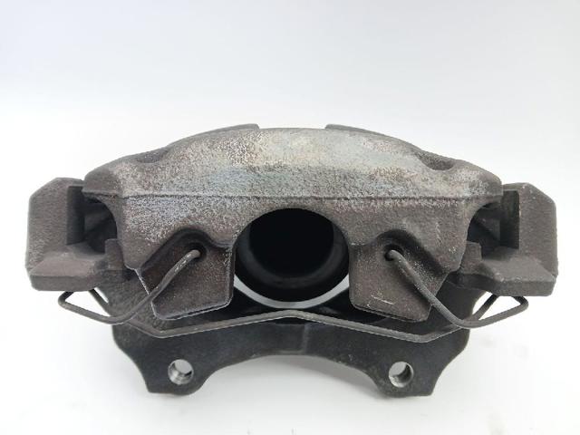 Suporte do freio dianteiro direito 95517023 OPEL
