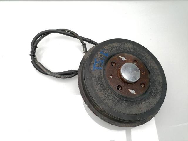 Cubo traseiro 95517150 OPEL