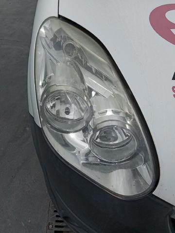 Consola (adaptador) de fixação da luz dianteira esquerda 95526867 OPEL