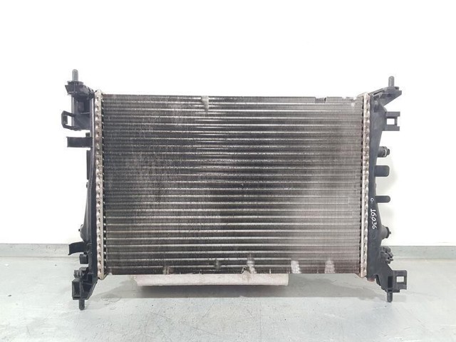 Radiador de esfriamento de motor 95530546 OPEL