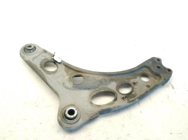 Braço oscilante inferior direito de suspensão dianteira 95530938 OPEL