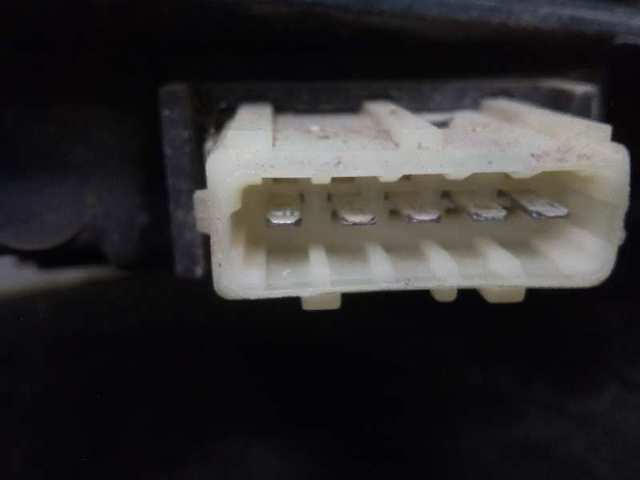 Luz esquerda 95667947 PEUGEOT