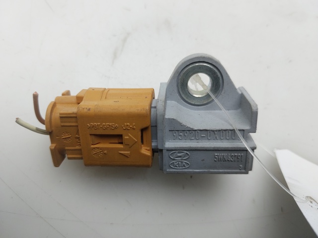959200X000 Hyundai/Kia