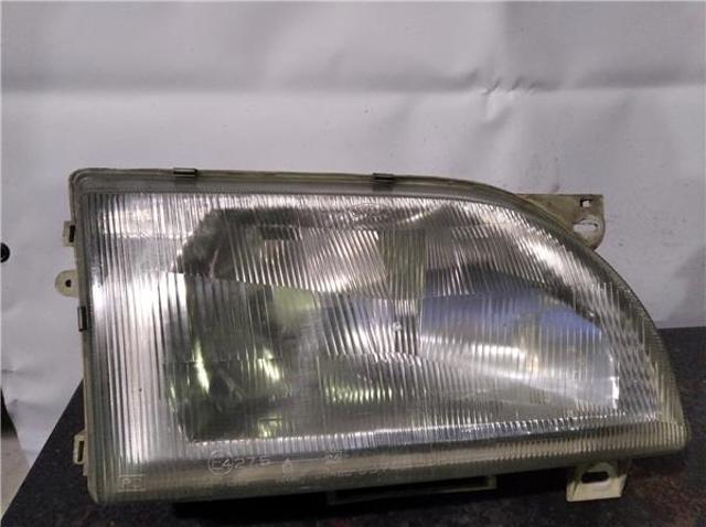 Luz direita 95VG13005AA FORD