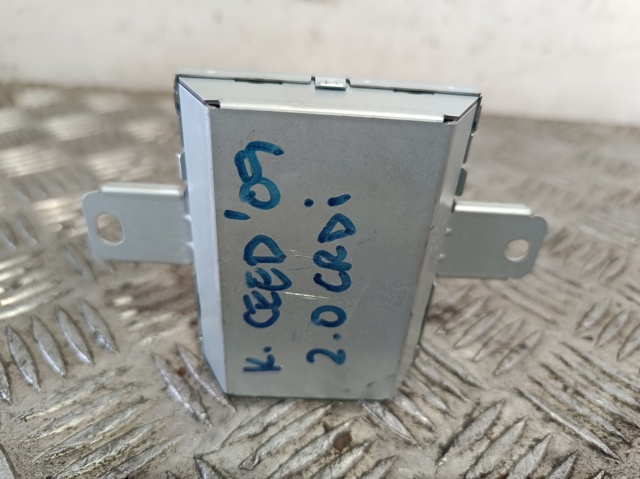 Concentrador USB 961201H700 HYUNDAI
