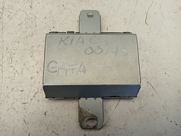 Concentrador USB 961201H700 HYUNDAI