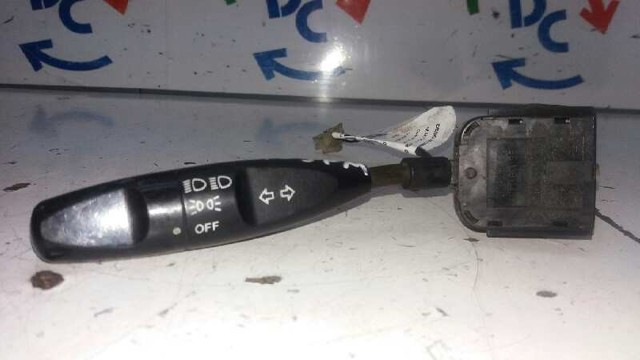Comutador esquerdo instalado na coluna da direção 96136057 GM