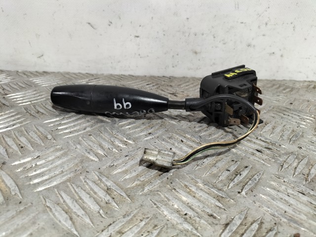 Comutador esquerdo instalado na coluna da direção 96136057 GM
